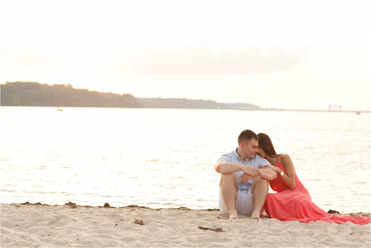 yorktown beach engagement photos