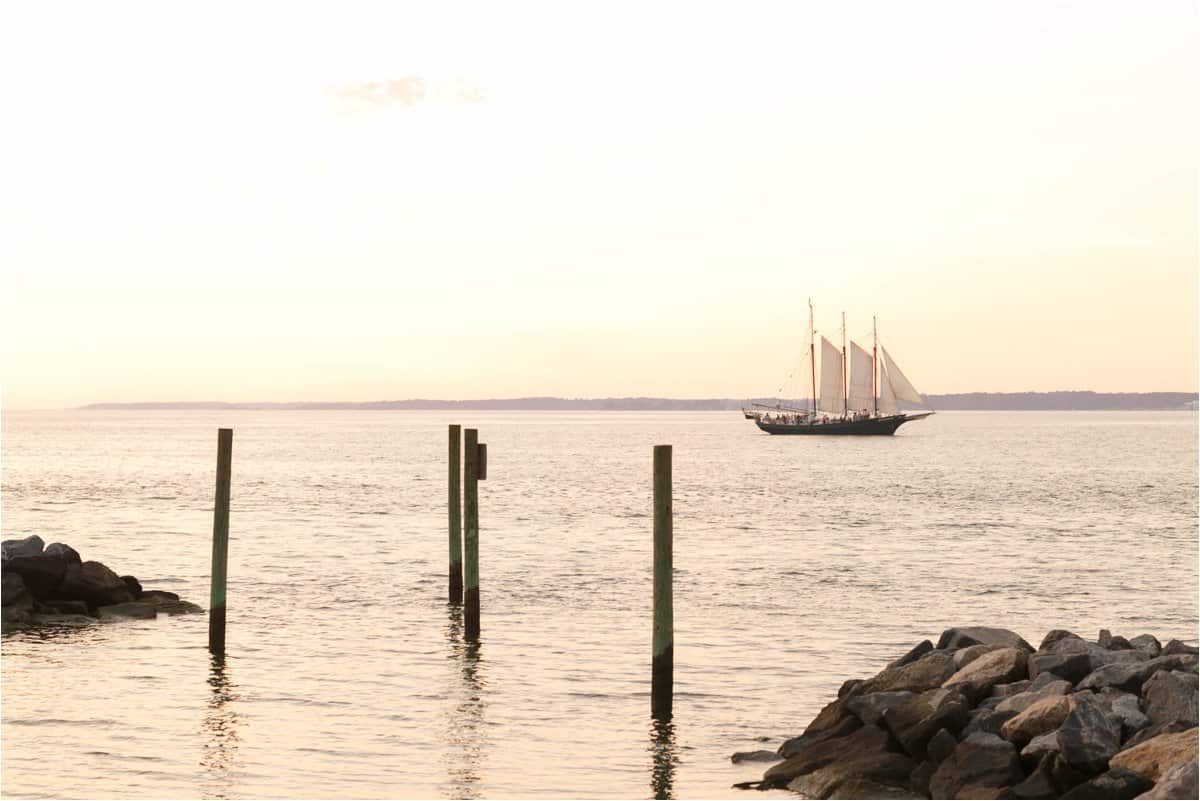 yorktown beach engagement photos