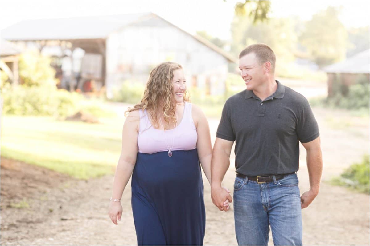 fun and sunny rustic maternity photos