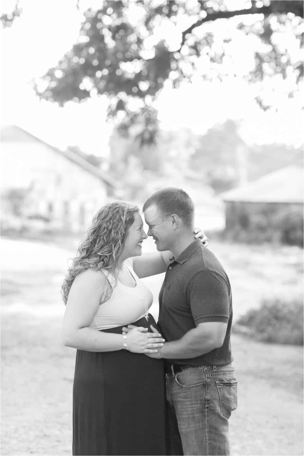 fun and sunny rustic maternity photos