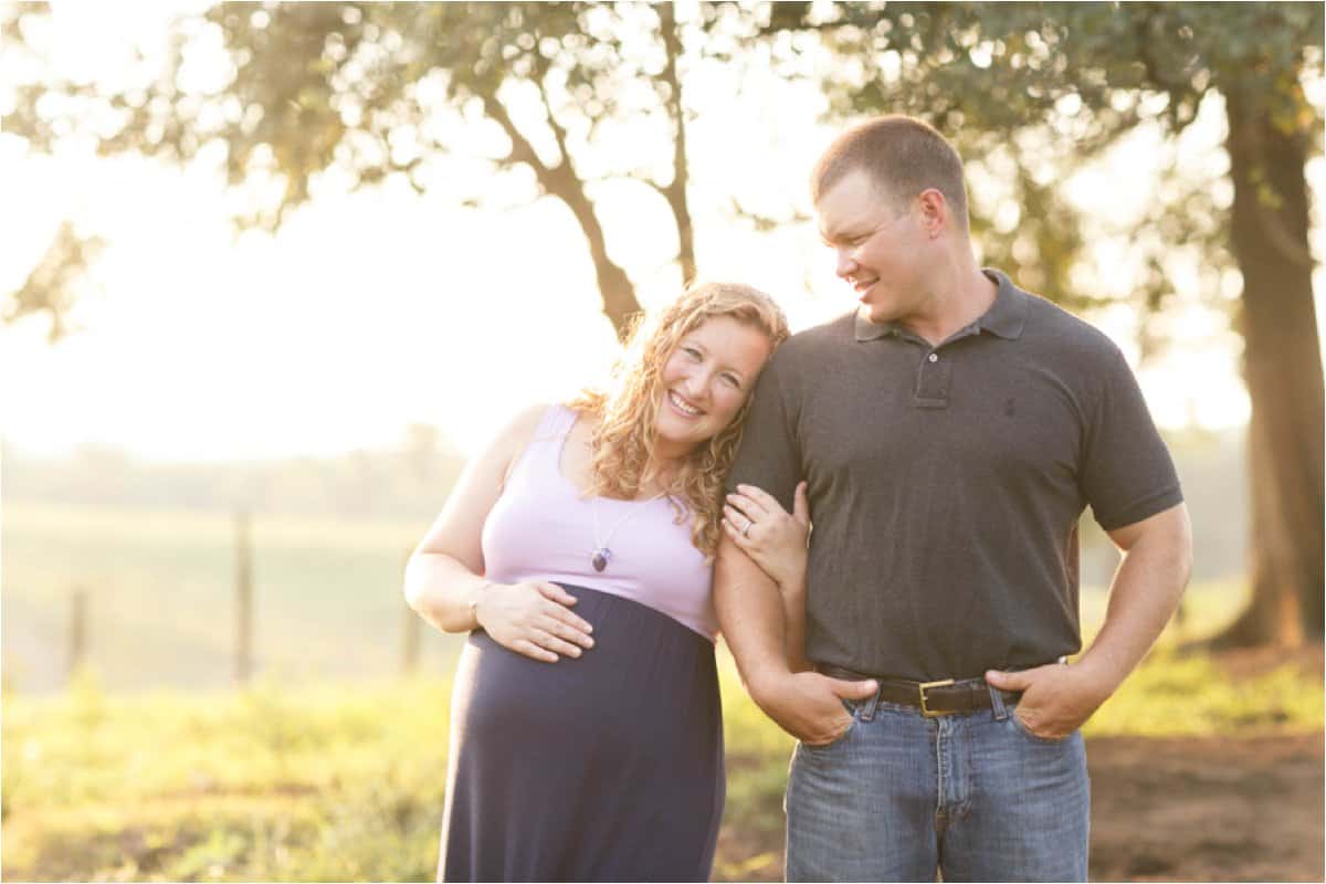 fun and sunny rustic maternity photos