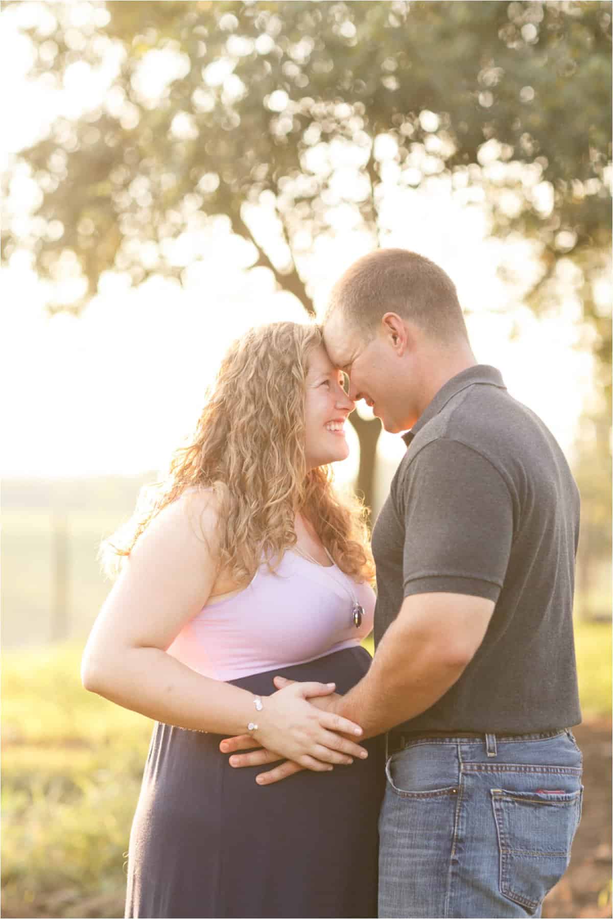 fun and sunny rustic maternity photos