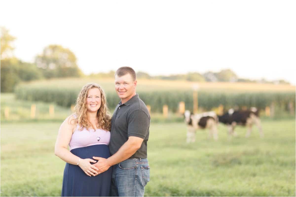 fun and sunny rustic maternity photos