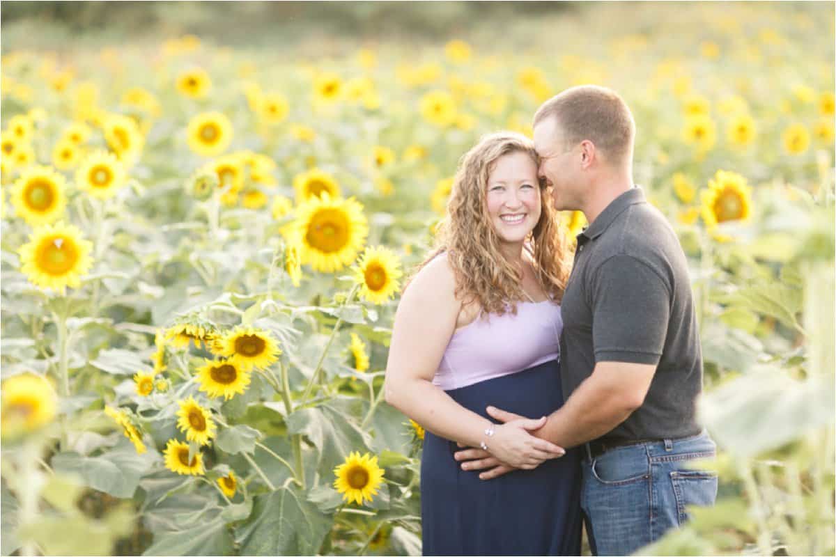 fun and sunny rustic maternity photos