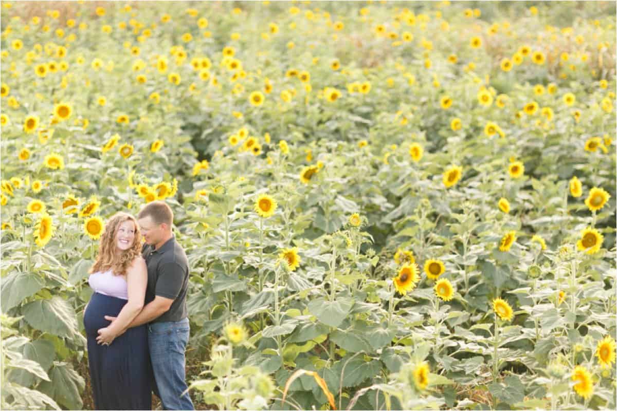 fun and sunny rustic maternity photos