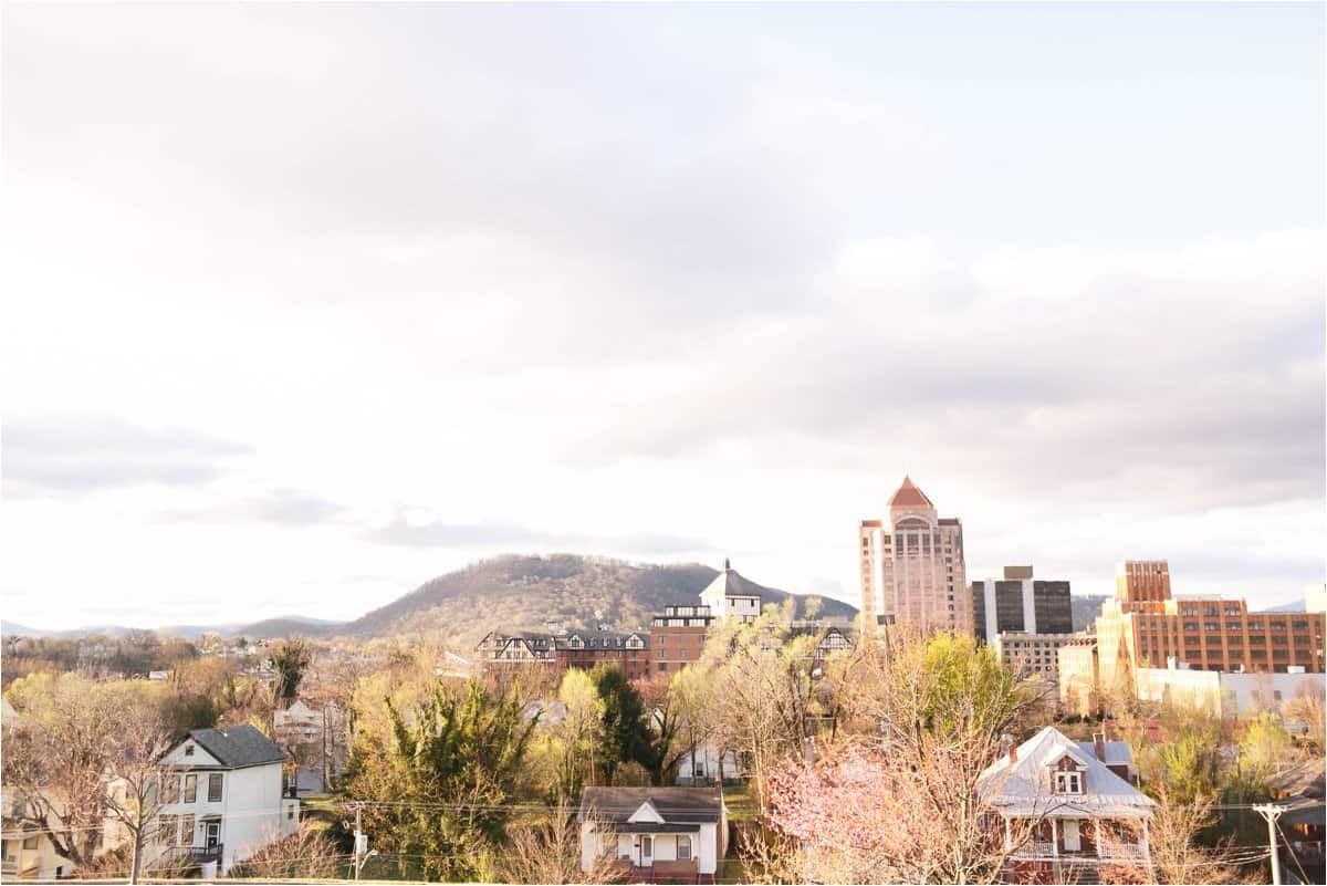 hotel roanoke and roanoke country club engagement photos