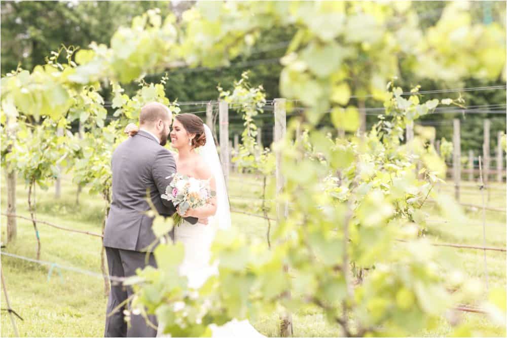 ashton-creek-vineyard-wedding-photos