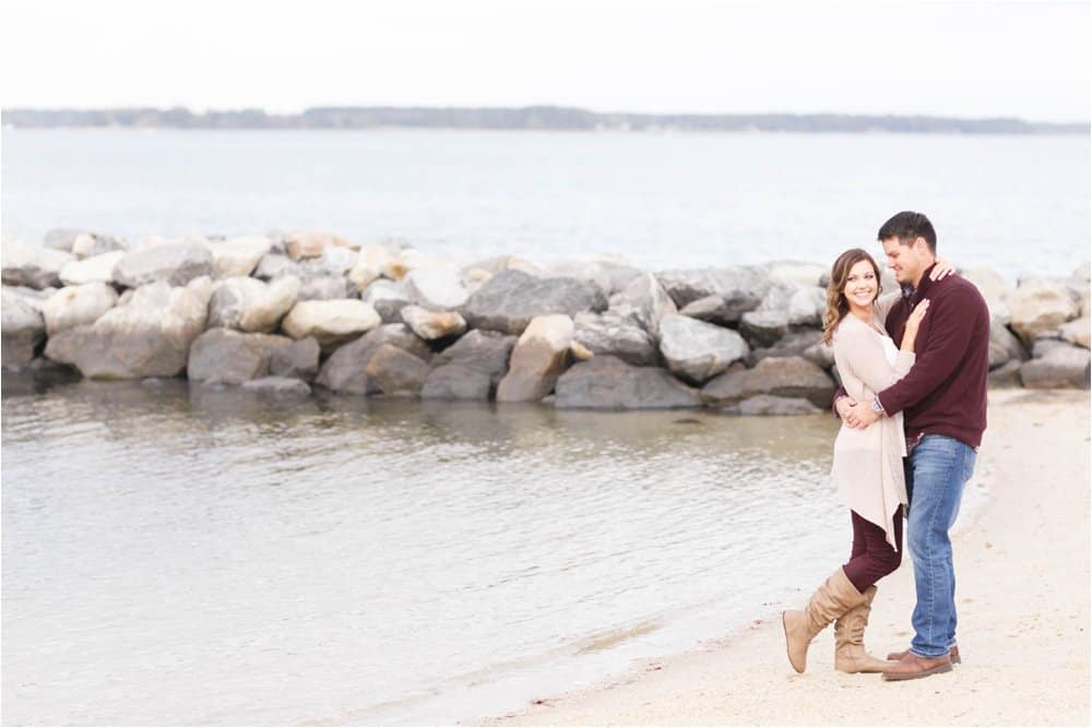 yorktown beach engagement photos