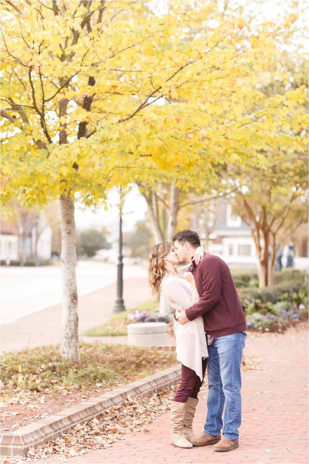 yorktown beach engagement photos