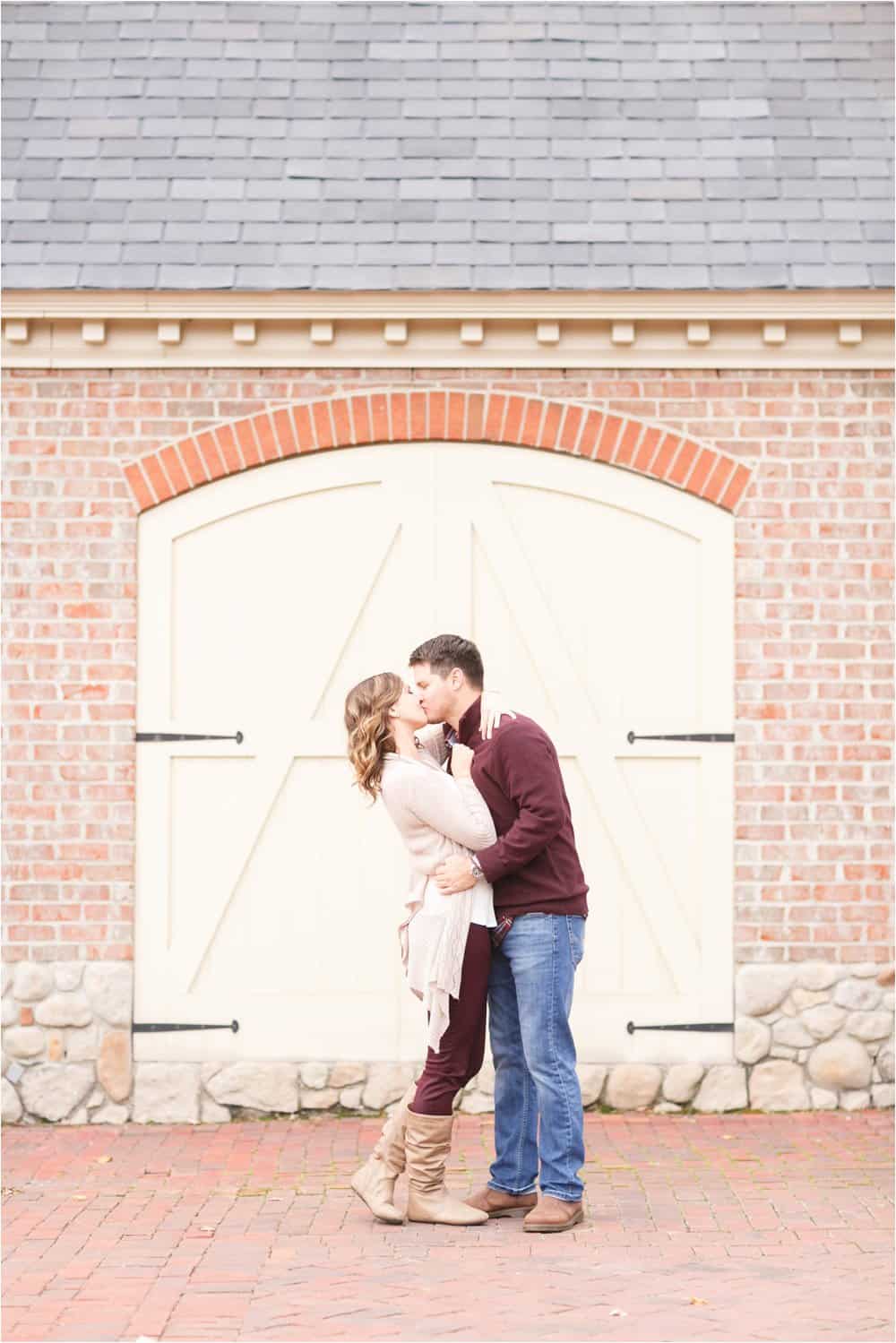 yorktown beach engagement photos