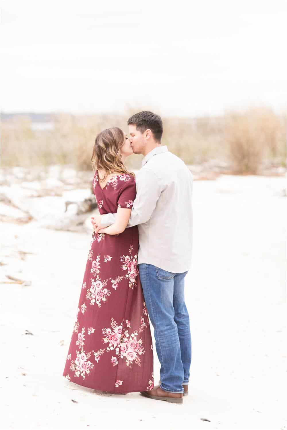 yorktown beach engagement photos