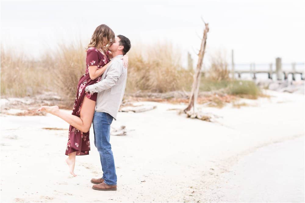 yorktown beach engagement photos