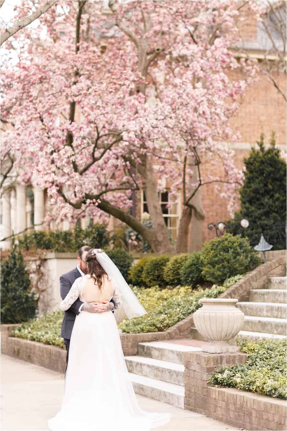 downtown richmond virginia spring wedding photos