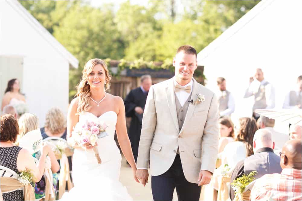 barns at timberneck wedding photos