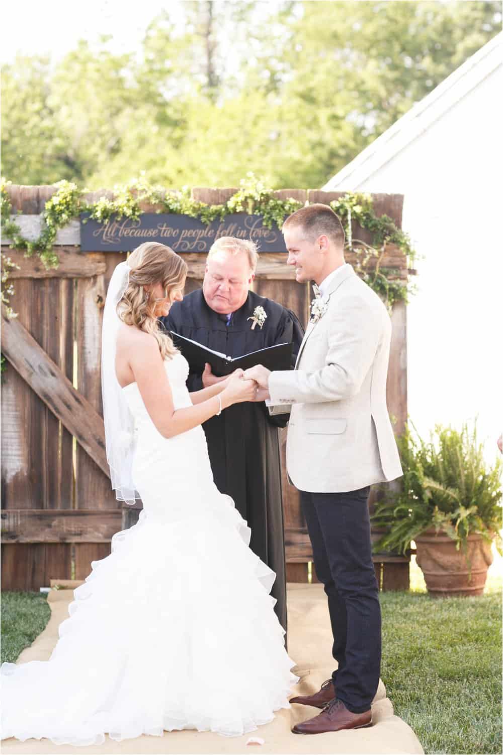 barns at timberneck wedding photos