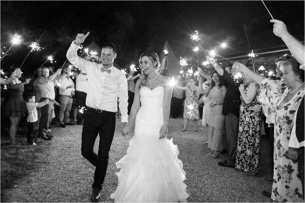 barns at timberneck wedding photos