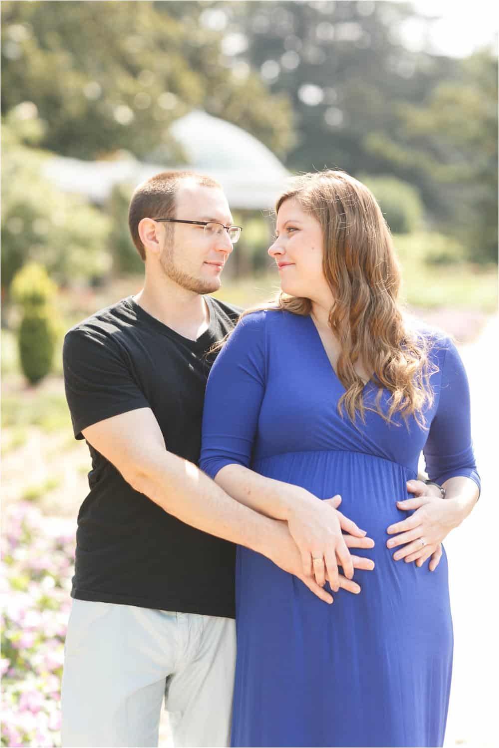 Romantic Spring Maternity Session at Maymont