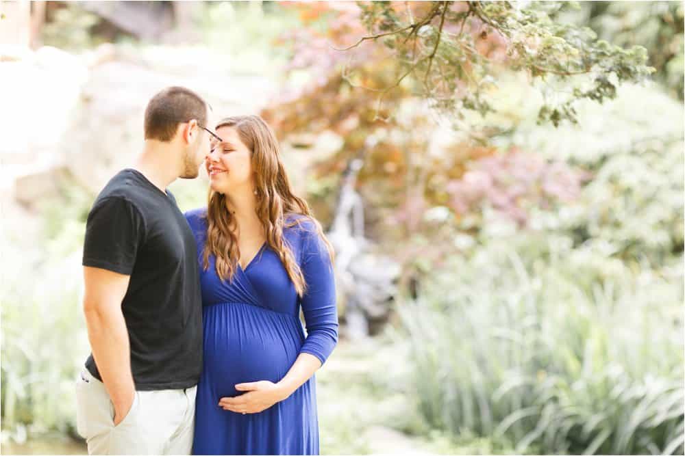 Romantic Spring Maternity Session at Maymont