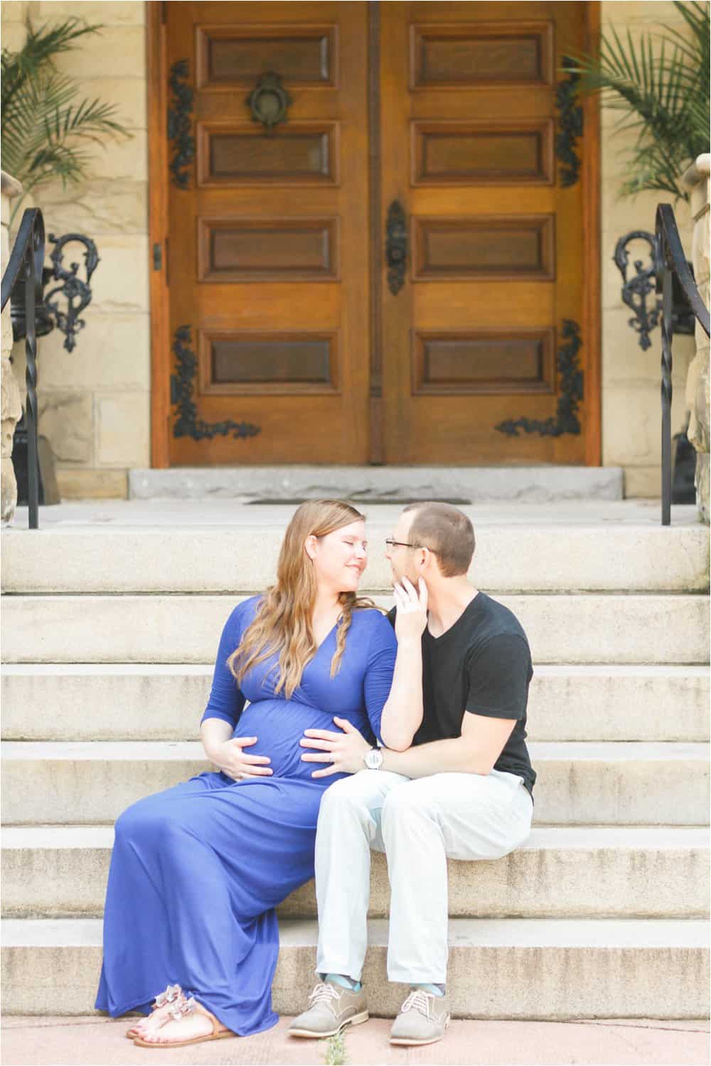 Romantic Spring Maternity Session at Maymont